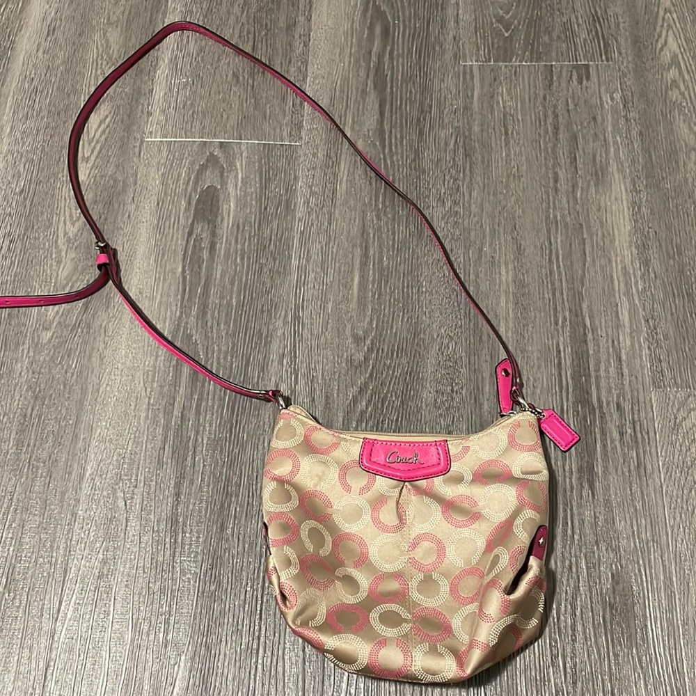 Small Coach Purse. Pink & Beige Colour